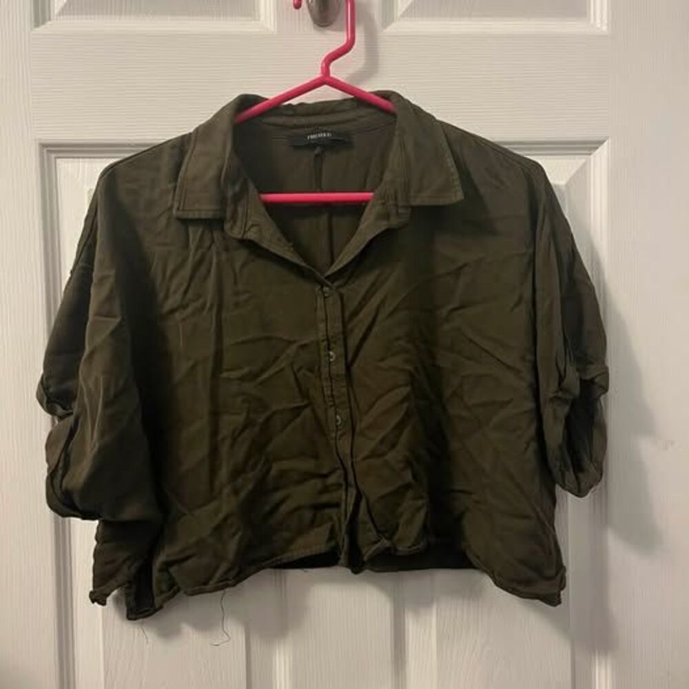 Forever 21 Olive Green Cropped Button-Down Shirt - Size Small